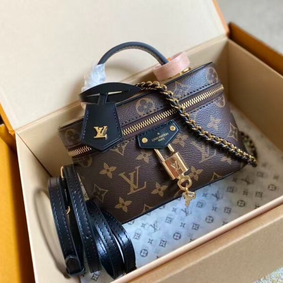 LouisVuitton Handbags - Classic Louis Vuitton Bag: A Stylish and Versatile Choice for Elegance
